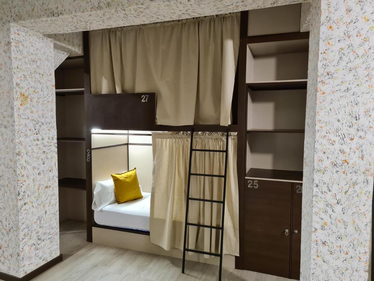 Hostel M-A Rooms Mate Madrid Eksteriør bilde